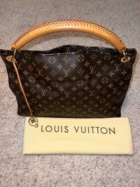 Louis Vuitton Monogram Canvas Shoulder Bag with Vachetta Handle